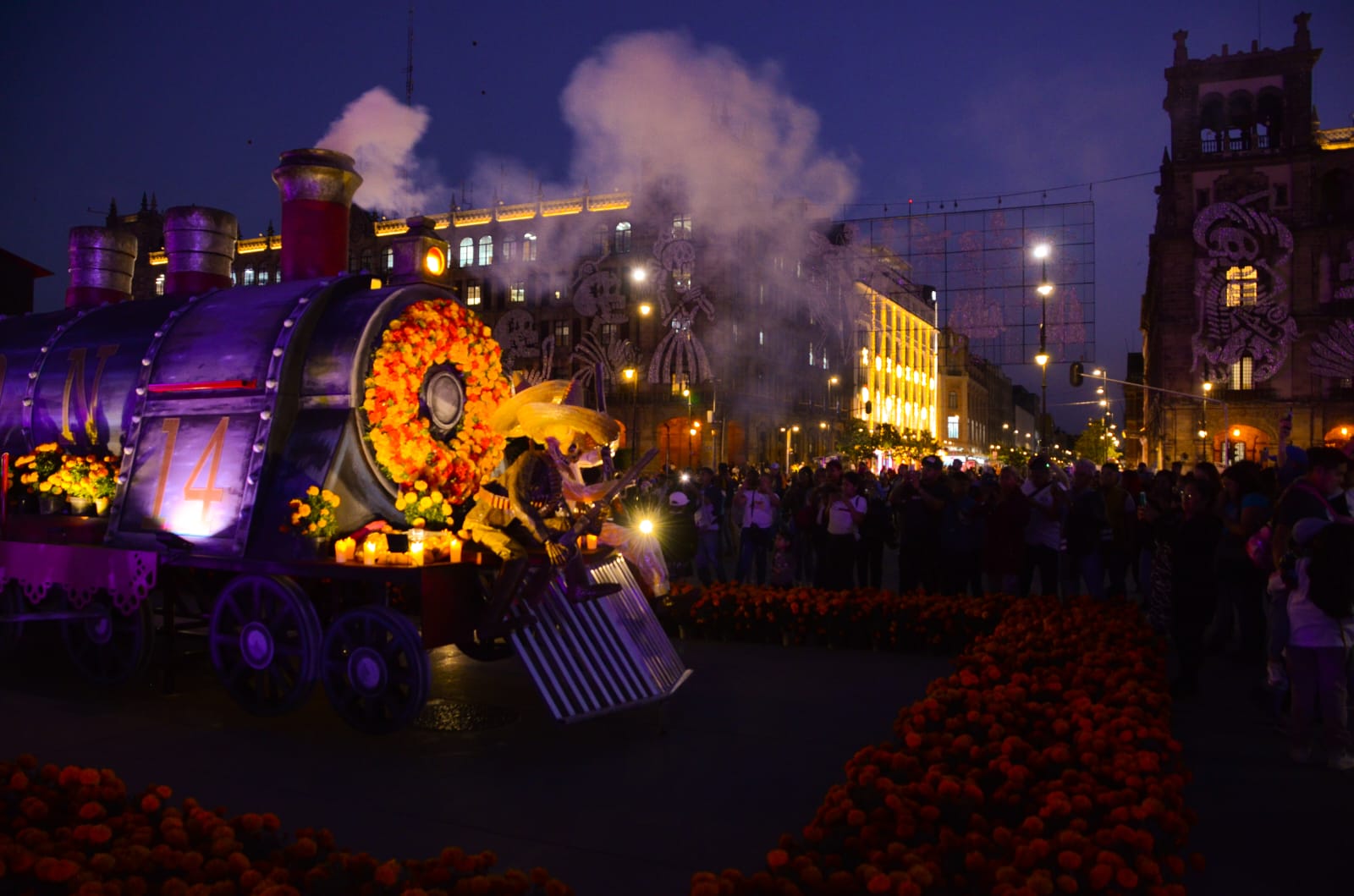 Inaugura Mart Batres Ofrenda Monumental En El Z Calo De La Ciudad De