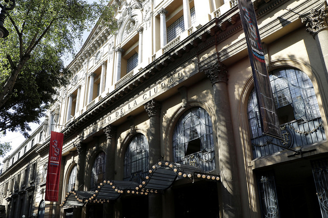 teatro Esperanza Iris.jpg