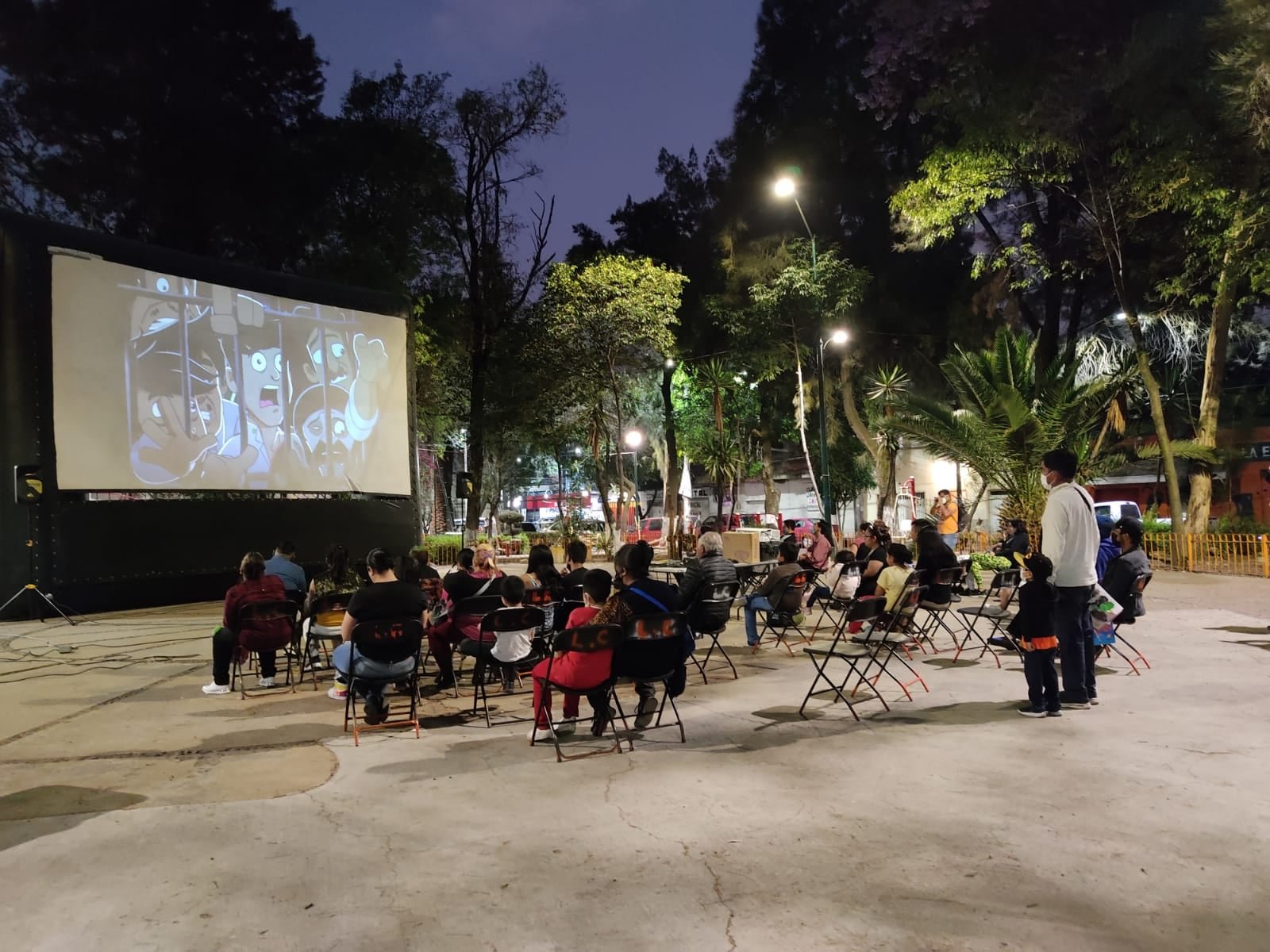 CINE EN LA CIUDAD PLAZAS PÚBLICAS 3.jpg