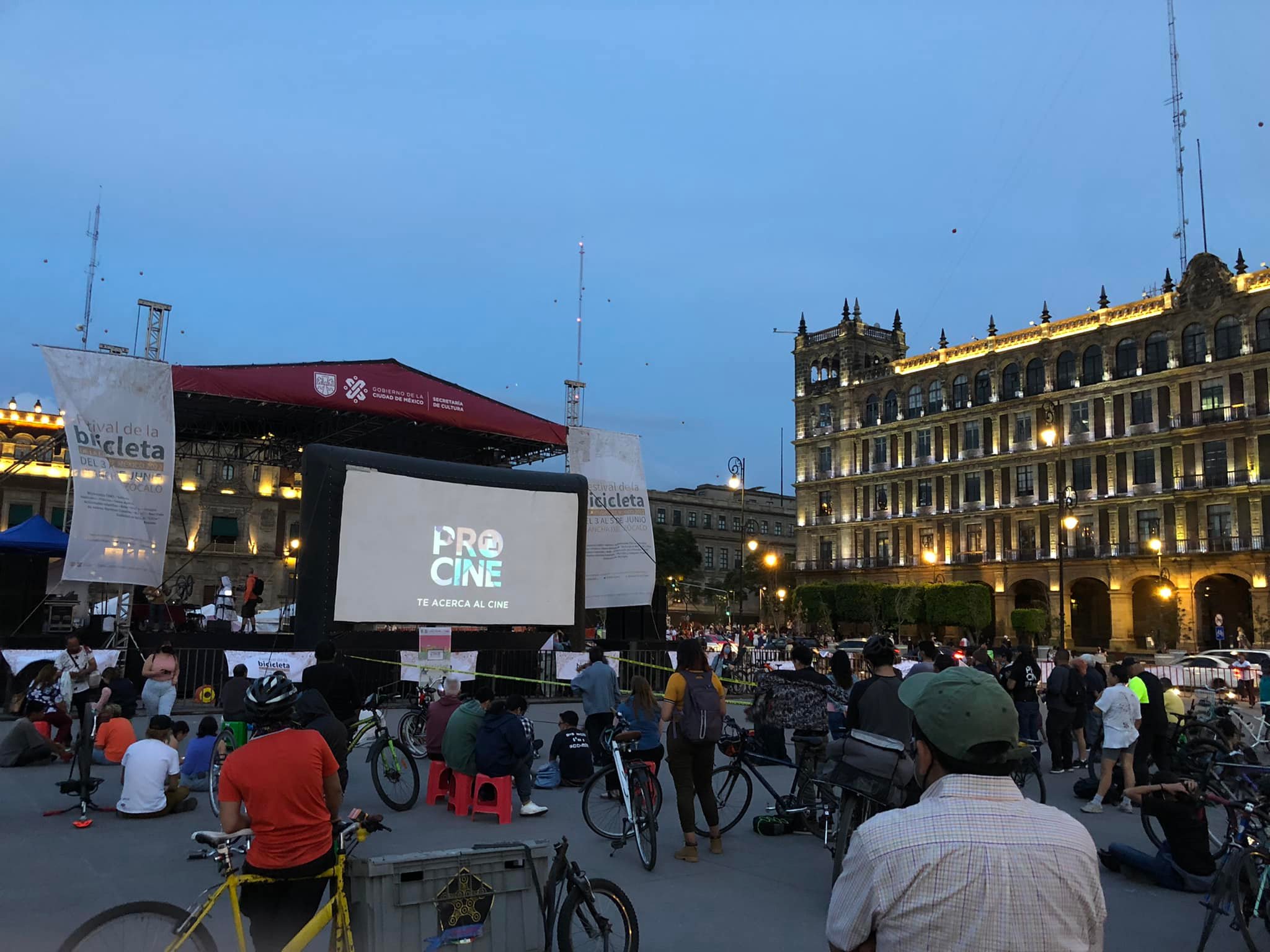 CINE EN LA CIUDAD PLAZAS PÚBLICAS.jpg