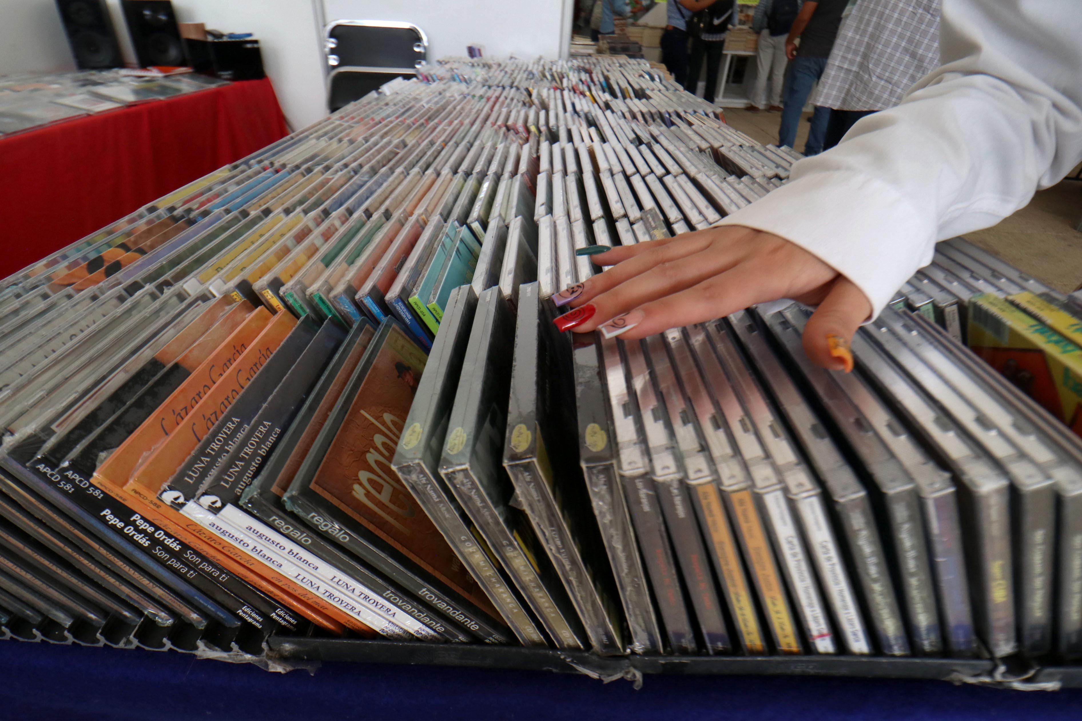 COMIENZA EL GRAN REMATE DE LIBROS EN EL MONUMENTO A LA REVOLUCIÓN