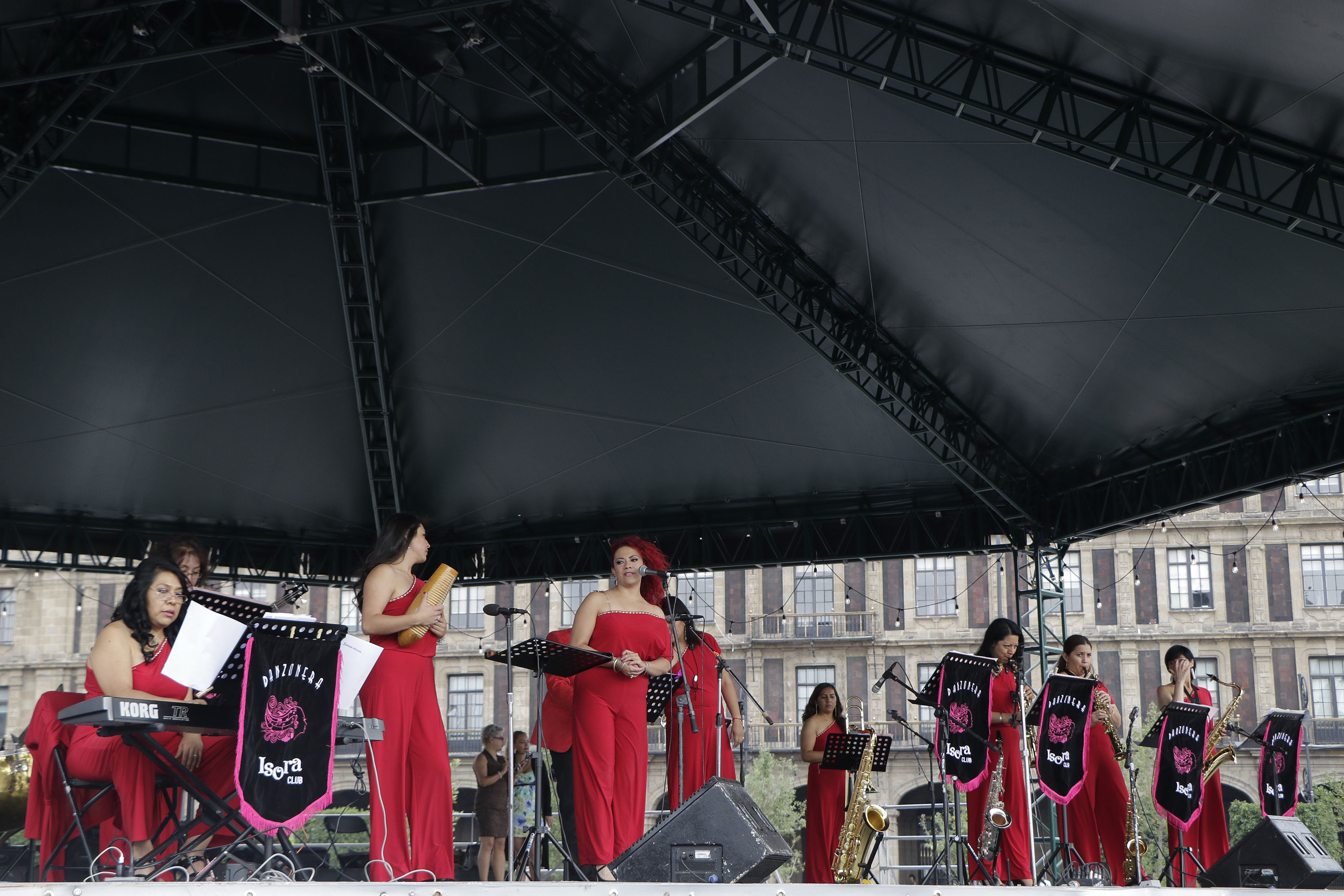 CONVERTIRÁN EL MONUMENTO A LA REVOLUCIÓN EN UN SALÓN MASIVO DE BAILE POR EL  DÍA DE LAS PERSONAS MAYORES