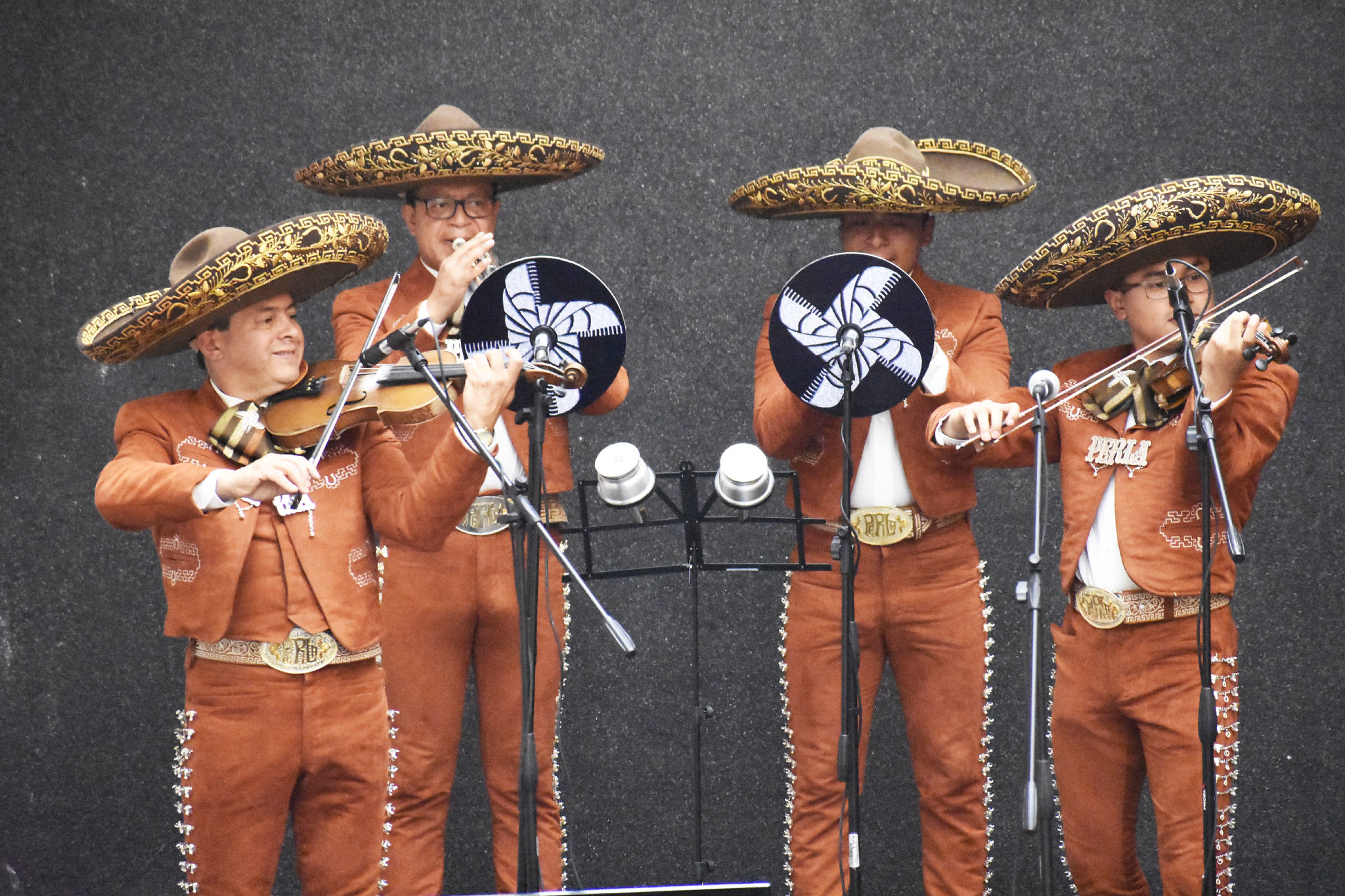 MARIACHI 1.jpg