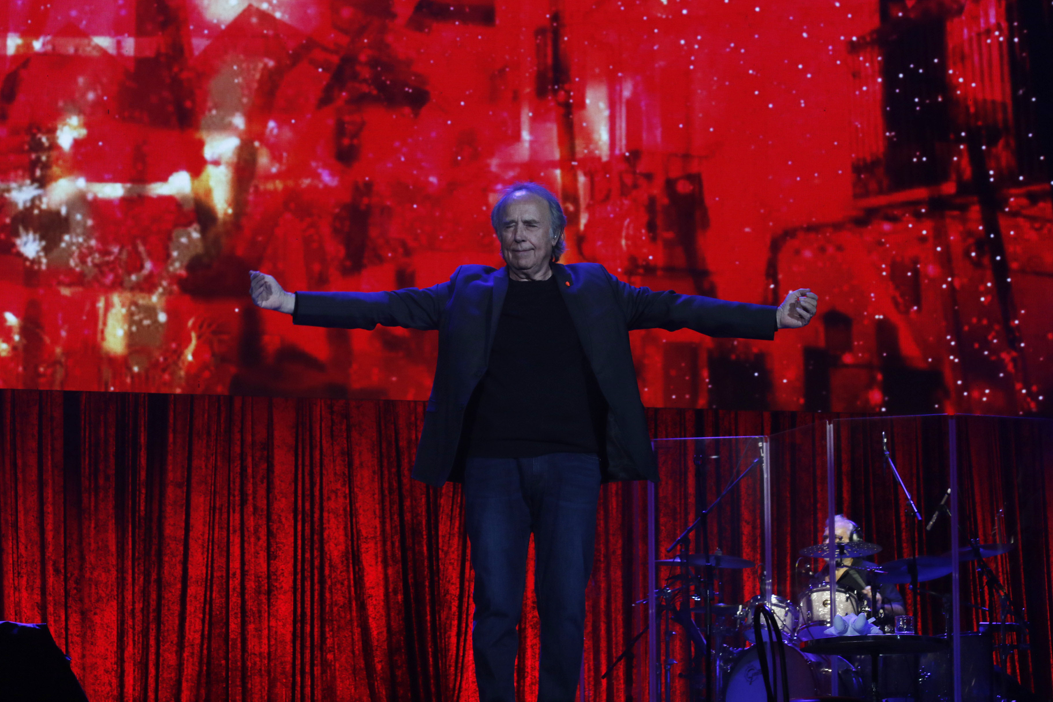 MX TV CONCIERTO SERRAT_43.jpg