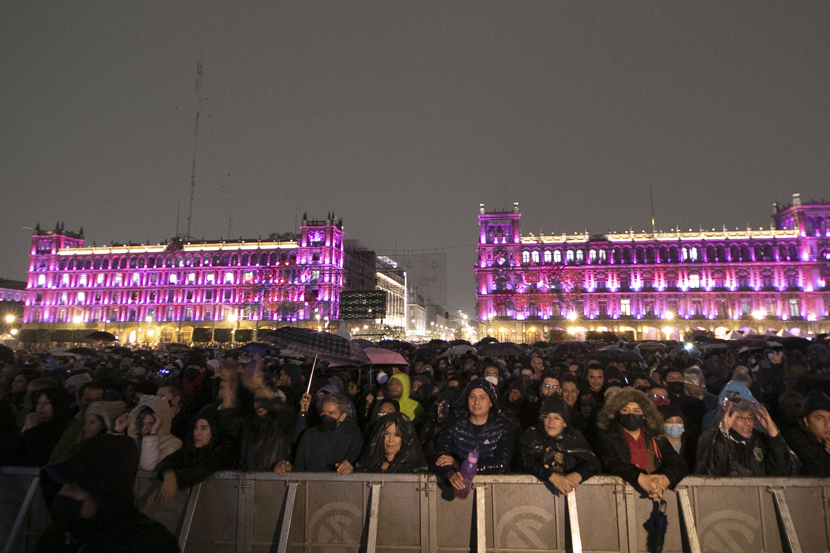 MX TV CONCIERTO SERRAT_04.jpg