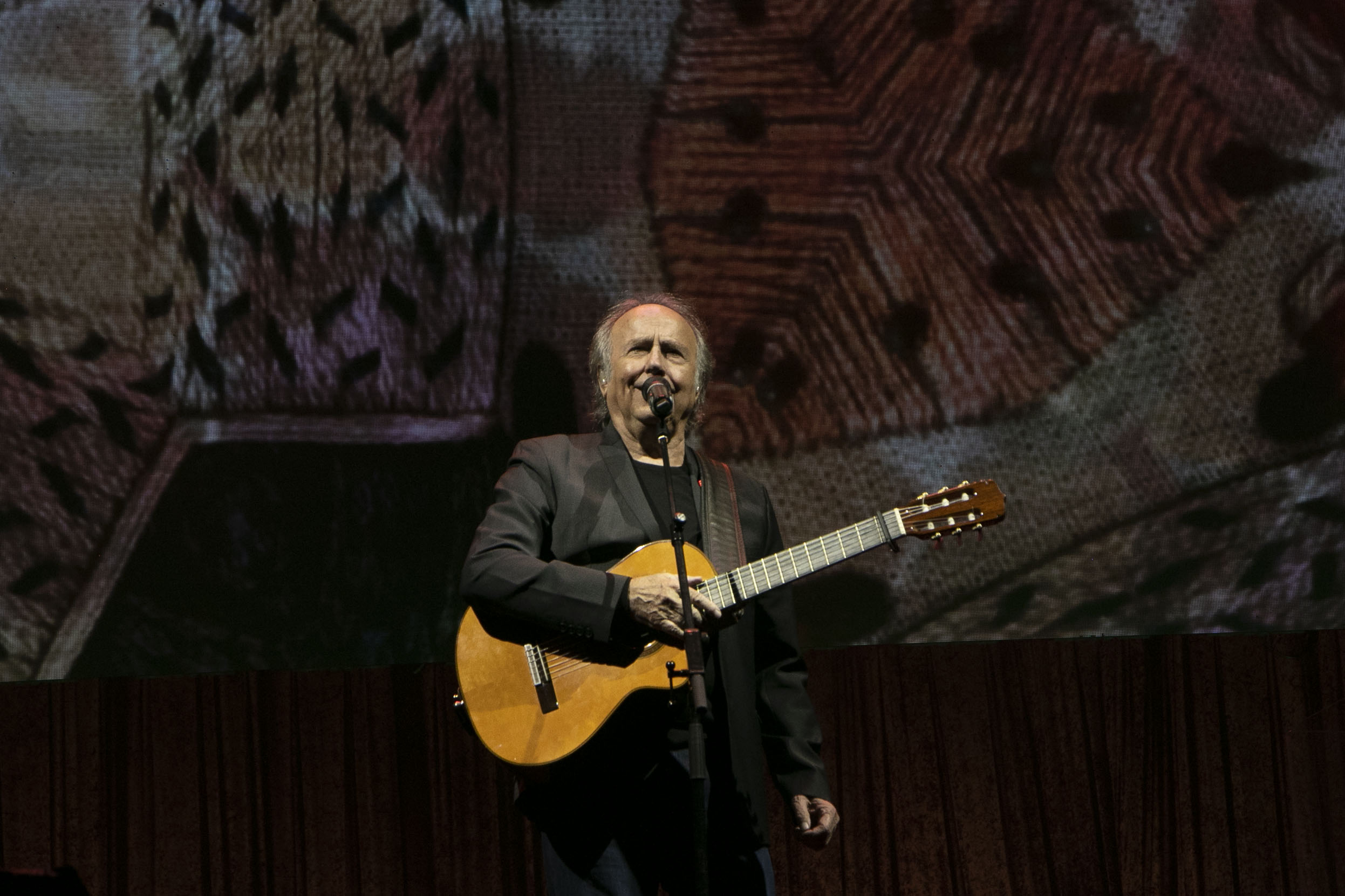 MX TV CONCIERTO SERRAT_28.jpg