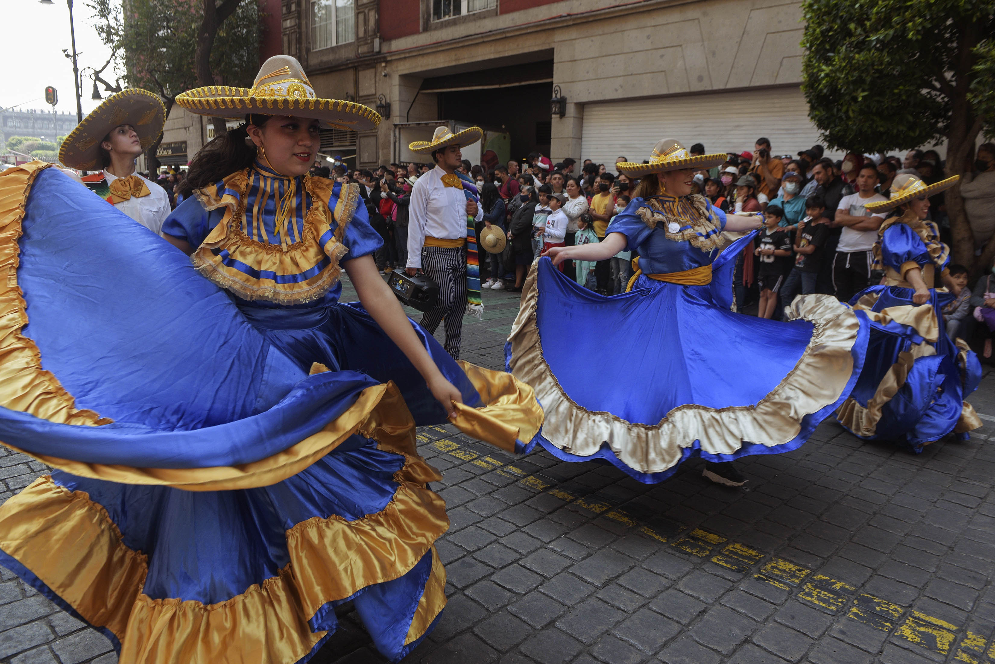 DISFRUTAN 400 MIL PERSONAS DEL DESFILE DE ALEBRIJES MONUMENTALES EN LA ...